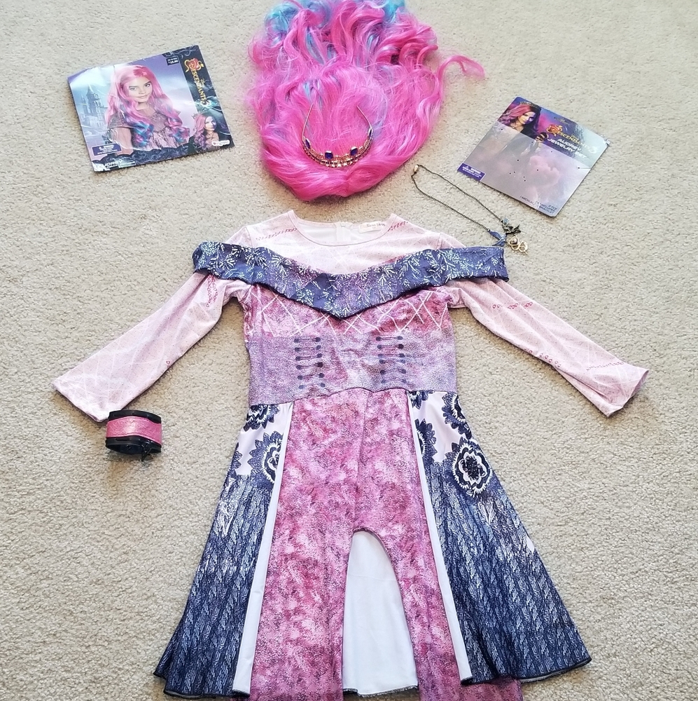 Girl Halloween costume Descendants 3 Audrey wig outfit clothes necklace tiara 10